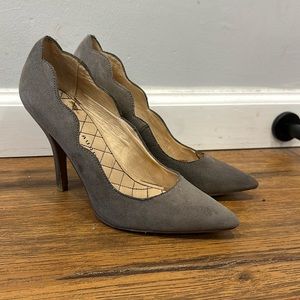 Scalloped heels
